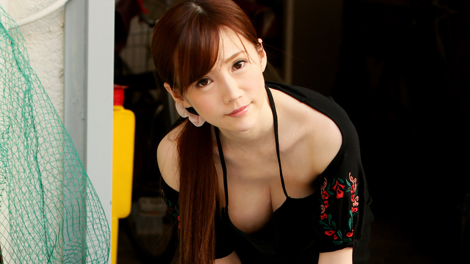 Braless Neighbor In The Morning: Mika Sumire (1Pondo-041820_001)