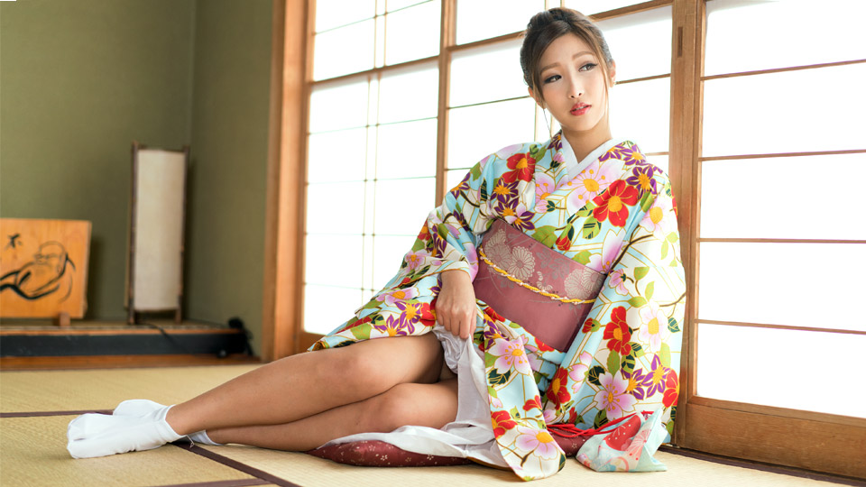 Instant BJ: A woman with a very erotic kimono (1Pondo-043020_001)