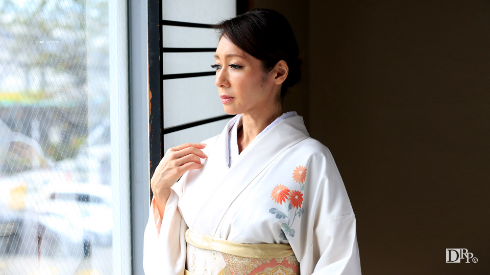 Kimono Slut: Reina Nanjyo (1Pondo-060317_535)