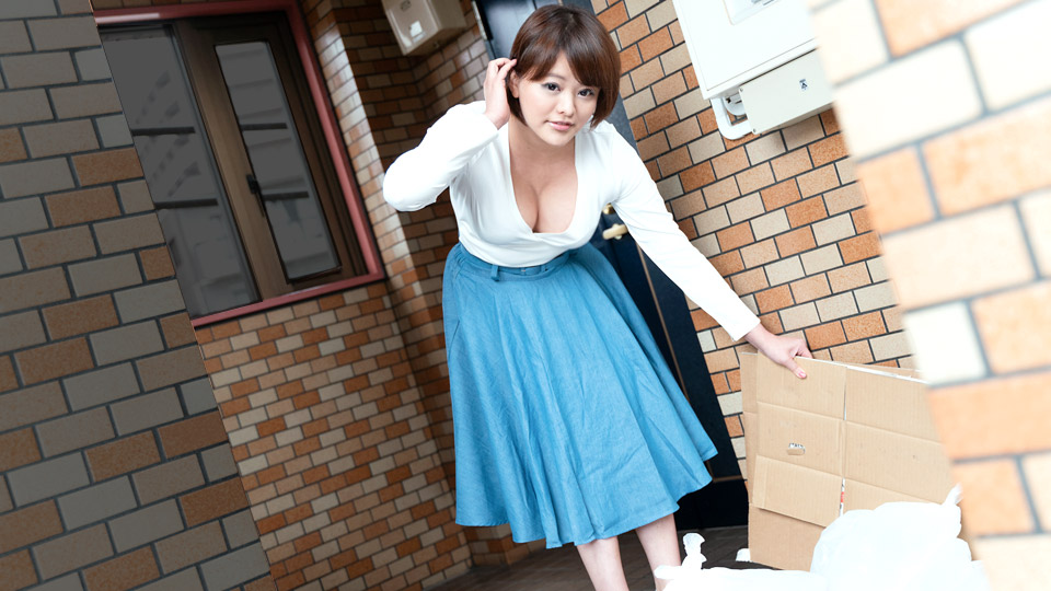 Braless Neighbor In The Morning: Miku Aoyama (1Pondo-081020_001)