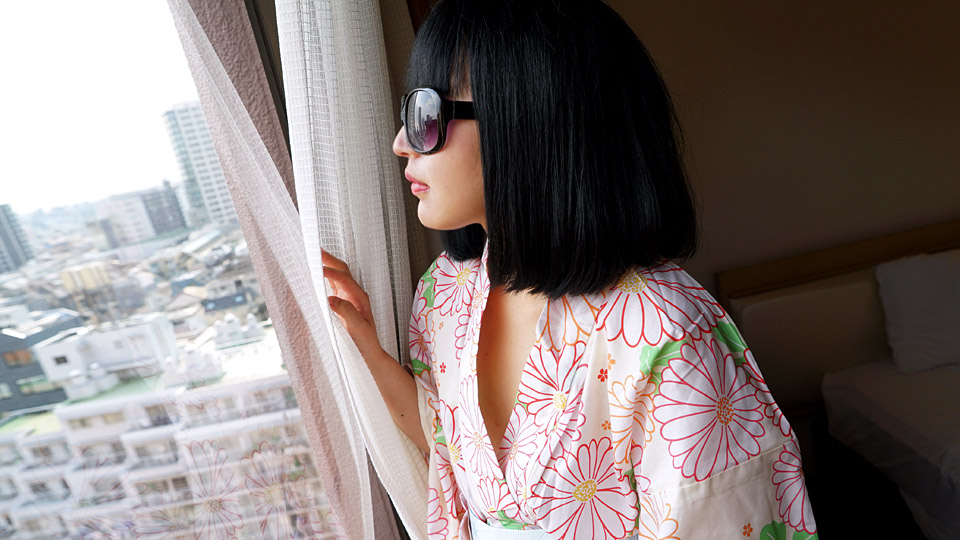 Behind The Sunglasses: Yuka Aihara (1Pondo-102318_759)