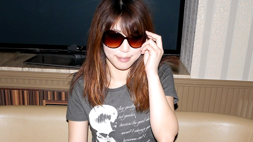 Under Sunglasses: Hina Shiroyama (1Pondo-111219_927)