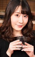 Woman cheating with best friend's husband (1Pondo-080825_001) sample image 3